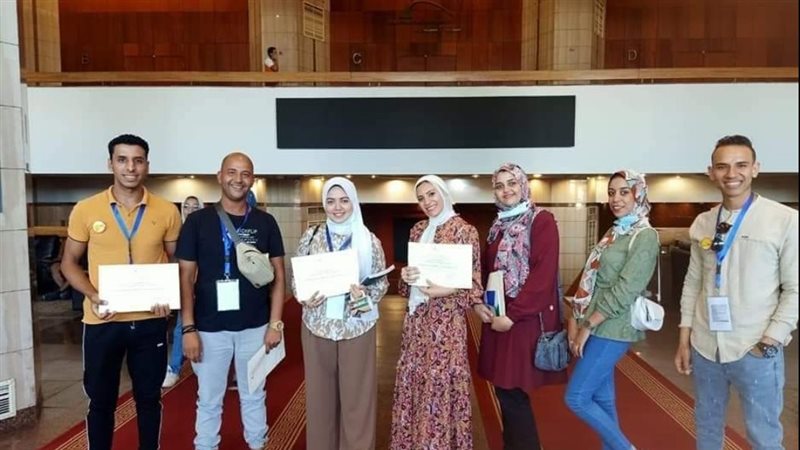 طلاب جامعة القناة