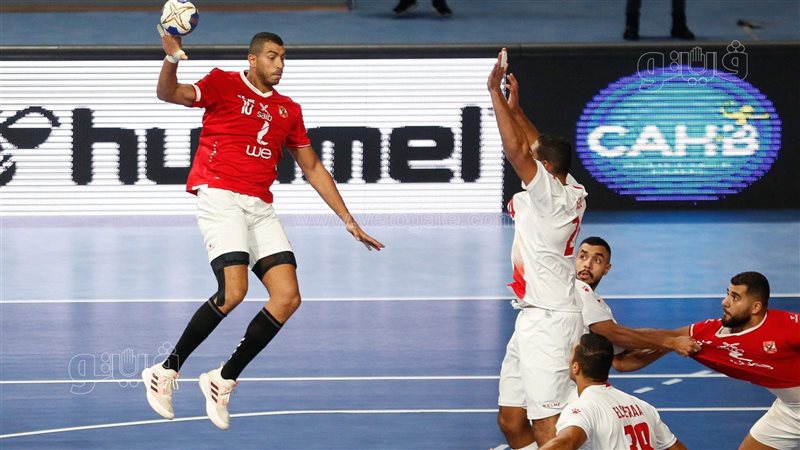 يد الأهلي والزمالك