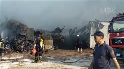 حريق هائل يلتهم مخزن إلكترونيات وغزل ونسيج بالغربية|صور