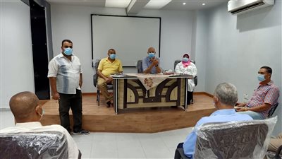 وكيل صحة الشرقية يجتمع بمديري الإدارات لمناقشة خطة تطعيم المواطنين