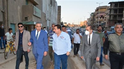 محافظ سوهاج يتفقد أعمال الرصف بمحيط كوبري الثقافة
