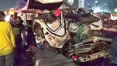 أول فيديو لحادث دهس سيارة نقل لميكروباص بجسر السويس