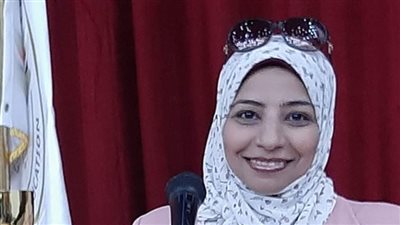 معلمة مصرية بالقليوبية تحصد جائزة أفضل معلم منجز ومبدع بالهند