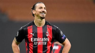 الظهور الأول هذا الموسم.. إبراهيموفيتش يزين قائمة ميلان في موقعة لاتسيو