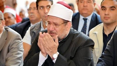 وزير الأوقاف يبكي أثناء استشهاده بقول الله «وَلَا تُطِعْ مَنْ أَغْفَلْنَا قَلْبَهُ عَن ذِكْرِنَا»