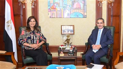 وزيرة الهجرة ومحافظ الغربية يبحثان التعاون لمواصلة مبادرة 