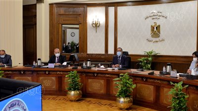 رئيس الوزراء يبحث مع عدد من المطورين العقاريين آليات تنظيم السوق العقارية