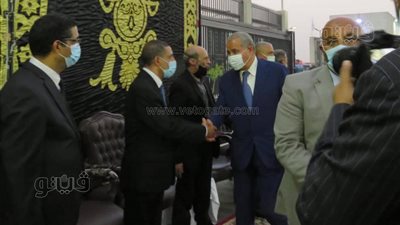 وزير التموين أول الحاضرين في عزاء رجل الأعمال الراحل محمود العربى 