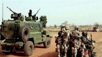 مقتل 12 شخصا بهجوم مسلح على قاعدة عسكرية في نيجيريا
