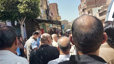 سيدة لـ رئيس الوزراء في القليوبية: ربنا يحميك