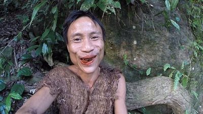 مات لا يعرف شكل النساء.. قصة مؤلمة لحياة طرزان الحقيقي| صور