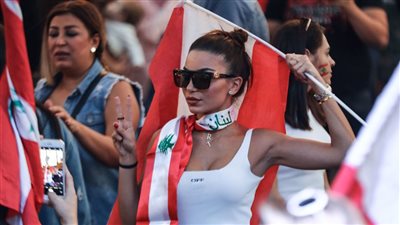 من «تزوجني بلا مهر» لمغازلة الوزراء الجدد.. اللبنانيات يثرن الجدل من جديد