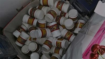  ضبط أدوية ومكملات غذائية ومستحضرات تجميل مجهولة المصدر فى المنصورة