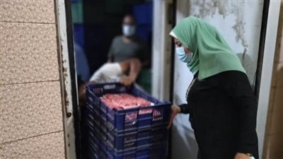 ضبط مصنع لفرم وتصنيع اللحوم مجهولة المصدر بالمنوفية | صور