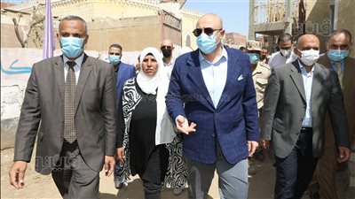 محافظ بني سويف يتابع تنفيذ مشروعات 