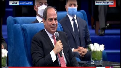  السيسي: لا توجد معسكرات لاجئين في مصر.. ضيوف عايشين وسطنا بنقدم لهم الدعم