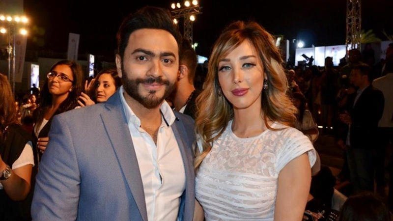 تامر حسني وزجته بسمة