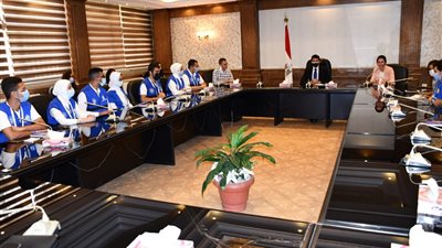 وزير الرياضة يبحث مشروعات مبادرة 