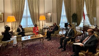 وزير الخارجية يستقبل رئيسة مؤسسة 