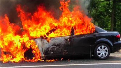 اندلاع حريق بسيارة ملاكي أسفل كوبري جهينة بمدينة 6 أكتوبر