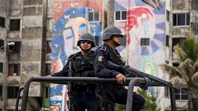 مسلحون يقتحمون فندقا في المكسيك ويختطفون 20 أجنبيا