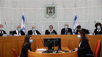 إسرائيل تفرض طوقًا أمنيًا على مناطق تابعة للسلطة الفلسطينية 