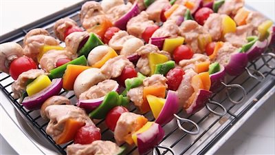 طريقة عمل الشيش طاووق في الطاسة.. بخطوات بسيطة