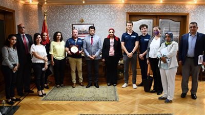 وزير الشباب والرياضة يلتقي وفدًا هولنديًّا لمناقشة سبل التعاون المشترك