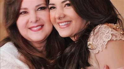 دنيا سمير غانم تحيي ذكرى الأربعين على وفاة دلال عبد العزيز 