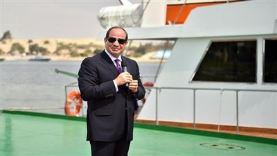 رسالة السيسي بمناسبة مرور ٦٥ عامًا على تولى المرشدين المصريين إدارة الملاحة البحرية بقناة السويس