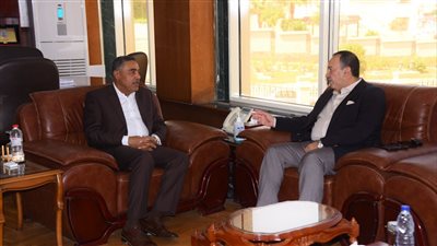 محافظ مطروح يبحث مع مدير الأمن التيسيرات المرورية وإحكام السيطرة بالشوارع