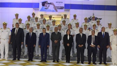 رئيس قناة السويس: عبور 1884 سفينة بزيادة 15.9% عن أغسطس 2020