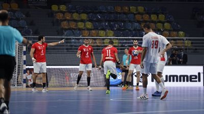 رجال يد الأهلي يواجه البنك في الدوري