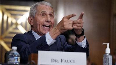 الأعراض ليست غريبة.. فاوتشي يكشف عدد إصابات متحور أوميكرون في العالم