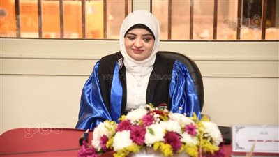 محافظ مطروح يشهد مناقشة رسالة ماجستير لباحثة عن تنمية مهارات القراءة والكتابة بطريقة برايل (صور)