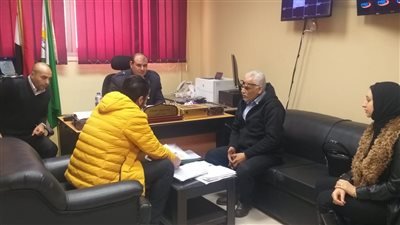 رئيس حي الهرم يتلقى 30 شكوى خلال اللقاء الأسبوعي لخدمة المواطنين