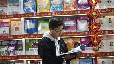 مدير الجناح الصيني بمعرض الكتاب يقترح مبادرة جديدة لمواجهة ارتفاع الأسعار 