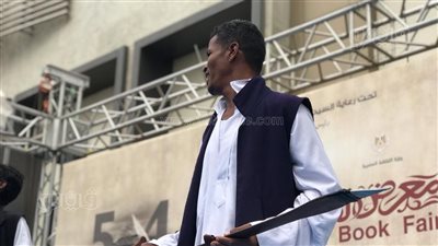 فرقة حلايب وشلاتين تجذب جمهور معرض الكتاب في يومه الثامن (فيديو وصور)