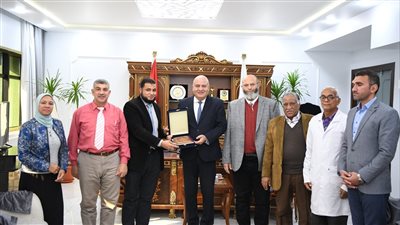 محافظ قنا يستقبل أعضاء قافلة الأزهر ويشيد بخدماتها الطبية المتكاملة (صور)