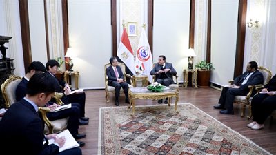 وزير الصحة يبحث مع السفير الياباني التعاون في القطاع الصحي