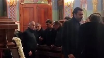 باسم ياخور يشيع جثمان والده من كنيسة مار ميخائيل للروم الأرثوذكس (صور)