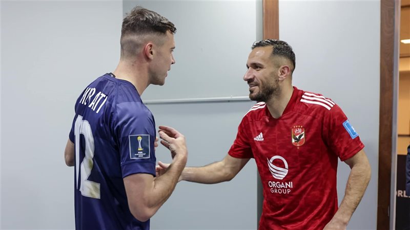 معلول مع لاعب أوكلاند