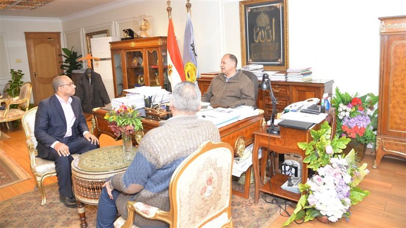 اجتماع محافظ أسيوط،
