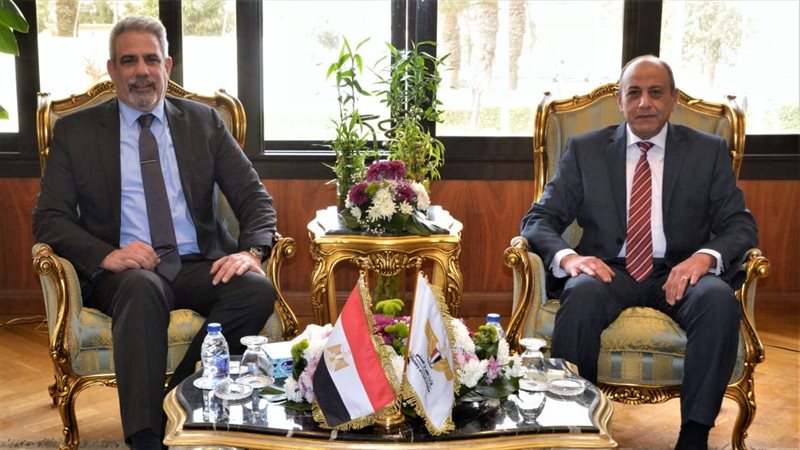 وزير الطيران الفريق
