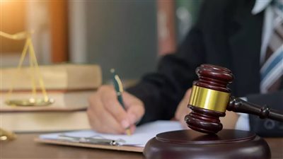 قاضٍ يستخدم برنامجا يعتمد على الذكاء الاصطناعي للحكم في قضية 