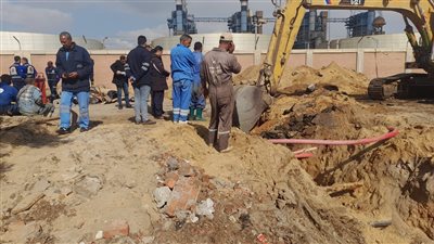 كسر في خط مازوت أبو سلطان بالإسماعيلية (صور)