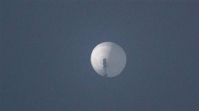 الجيش الأمريكي يحدد مدة بقاء المنطاد الصيني في سماء واشنطن (فيديو) 