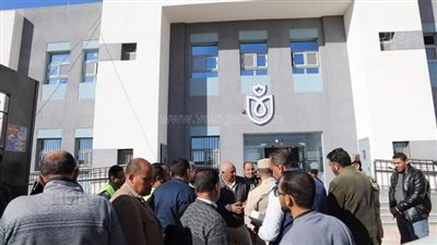 محافظ الوادي الجديد يتفقد مشروعات 