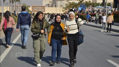 معرض الكتاب 2023، الشباب يزين عاشر أيام المعرض (صور)