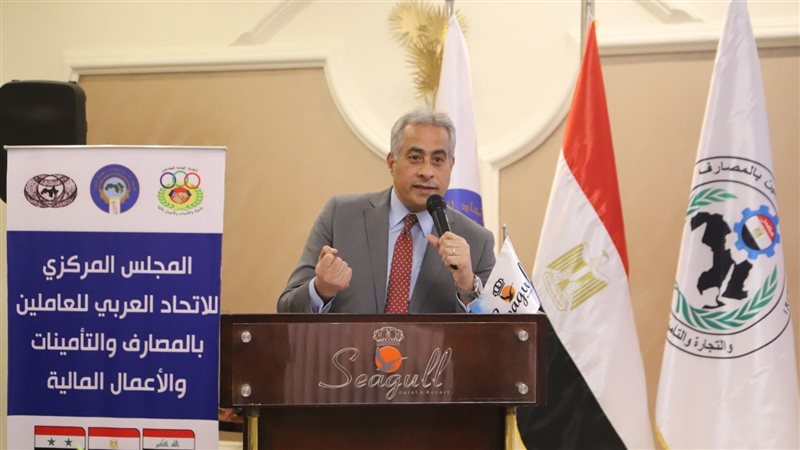 حسن شحاتة وزير القوى